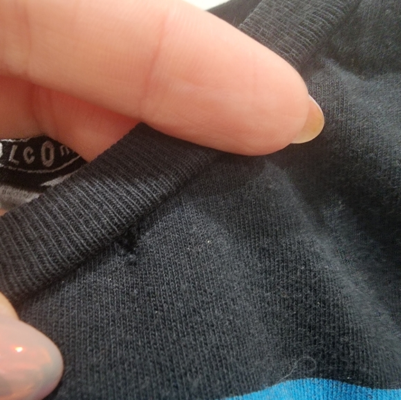 [ VOLCOM] little boys size Small, black and blue striped short sleeve t-shirt - Picture 11 of 11